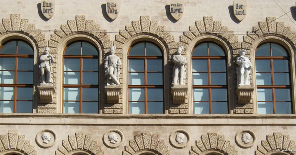 Imagem de capa: A Nova Lei de Licitações e a Orientação Direta Aos Clientes.