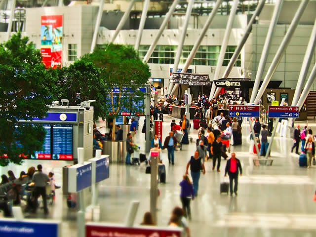 Viagens de Menores e a Lei de Desburocratização