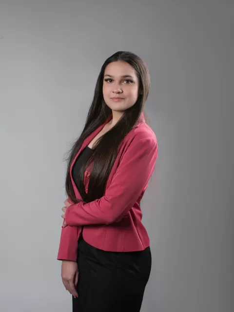 Anna Laura Rodrigues Alves - Estagiário