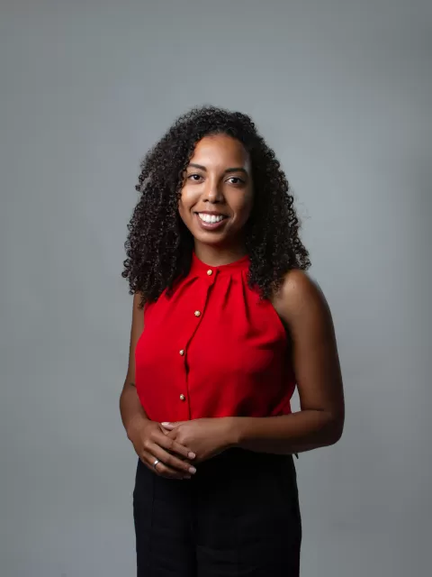 Bruna Francieli Azevedo Mendes - Auxiliar Administrativo