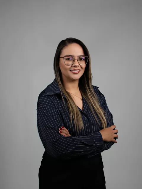 Letícia Helena da Cruz Oliveira - Administrativo