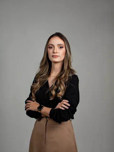 Lívia Freitas Vilela Pinto - Advogado Associado