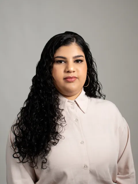 Shosye Julian Silva - Auxiliar Administrativo